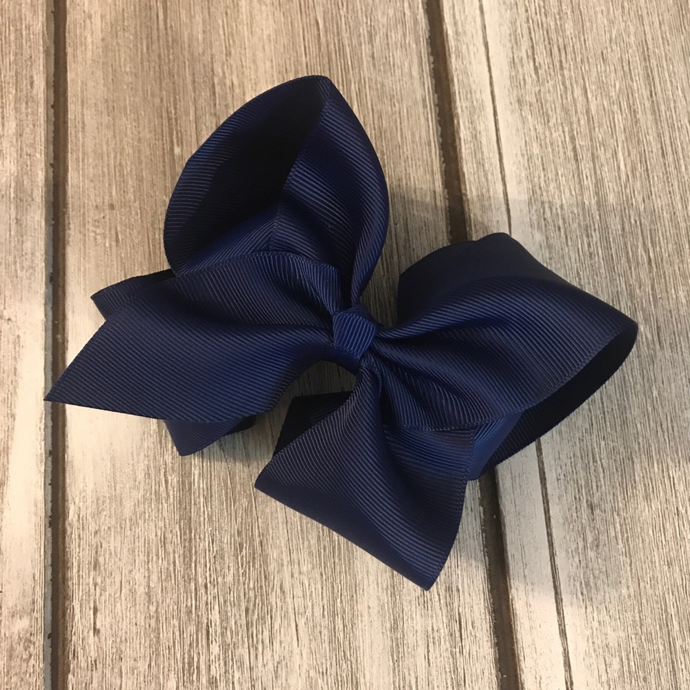 (20) 6in bows on clips